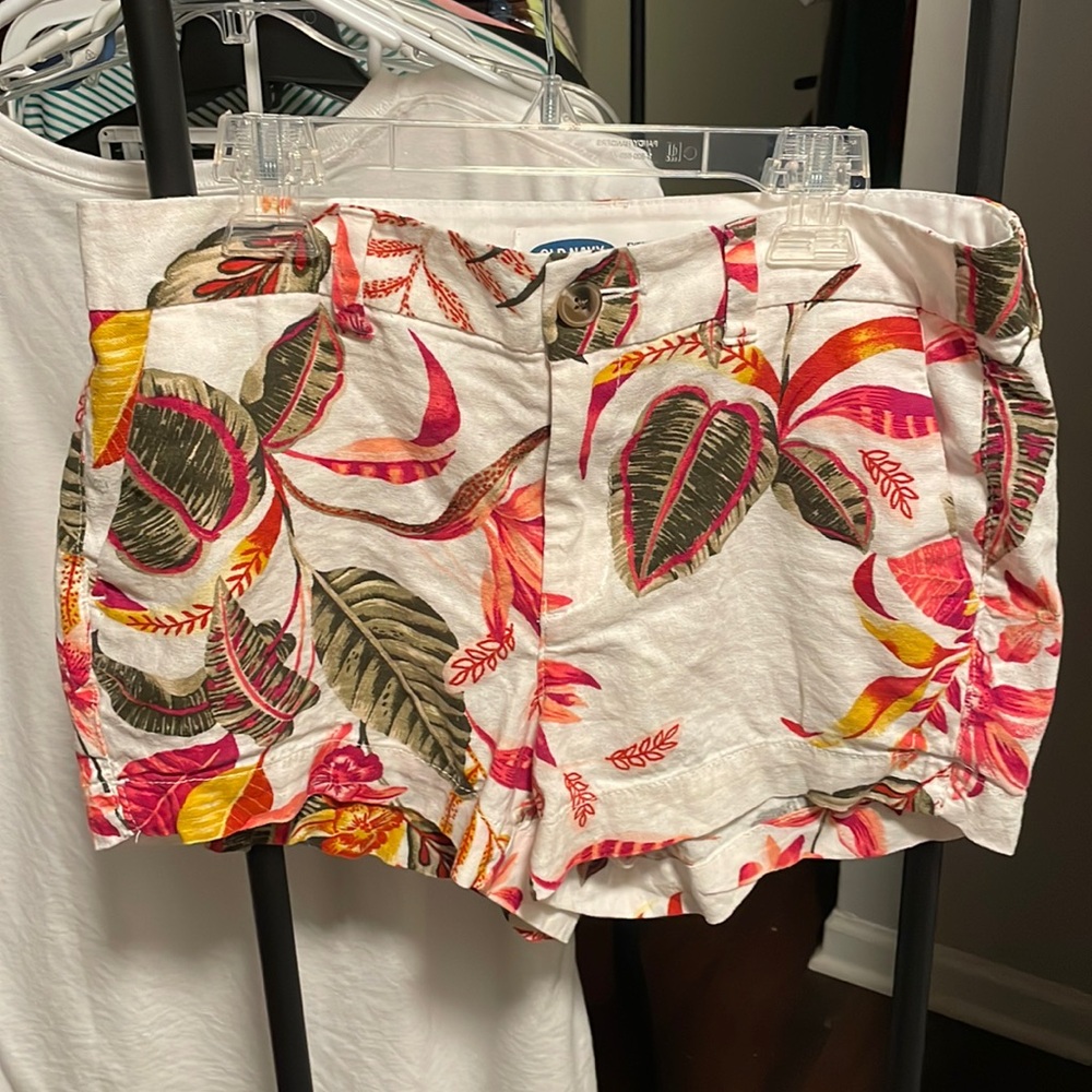 Old Navy 2 White Tropical Linen Mid-Rise Flat Front Shorts